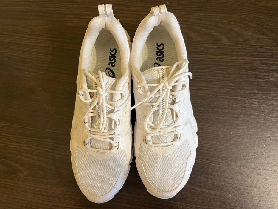 Кросівка Asics 42.5