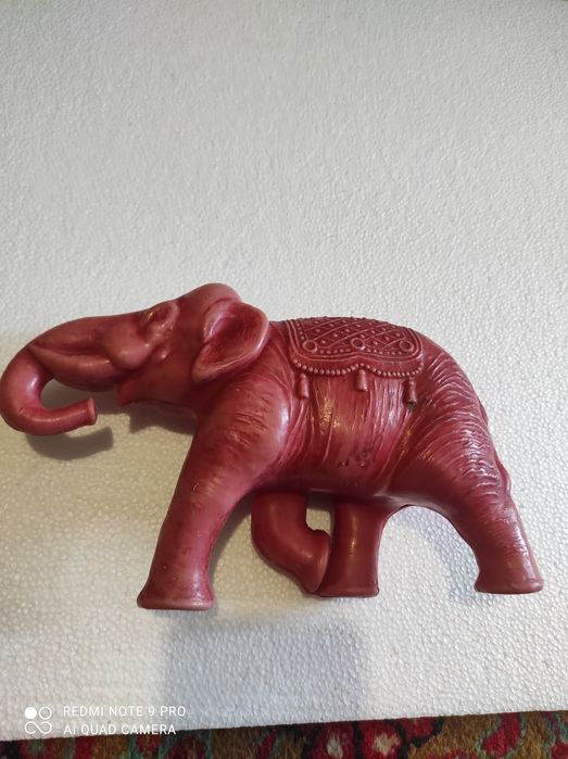 Пластмасові  слони