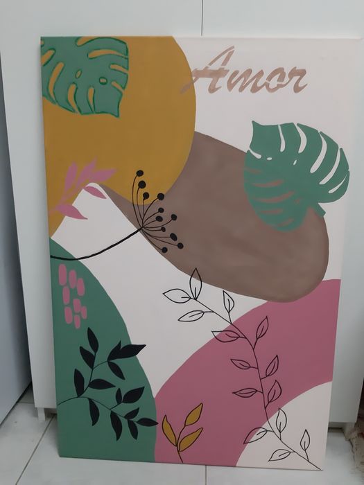 Vendo uma tela pintada a mão