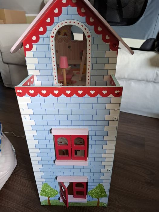 Domek dla lalek drewniany. 60x71x 25 5 cm