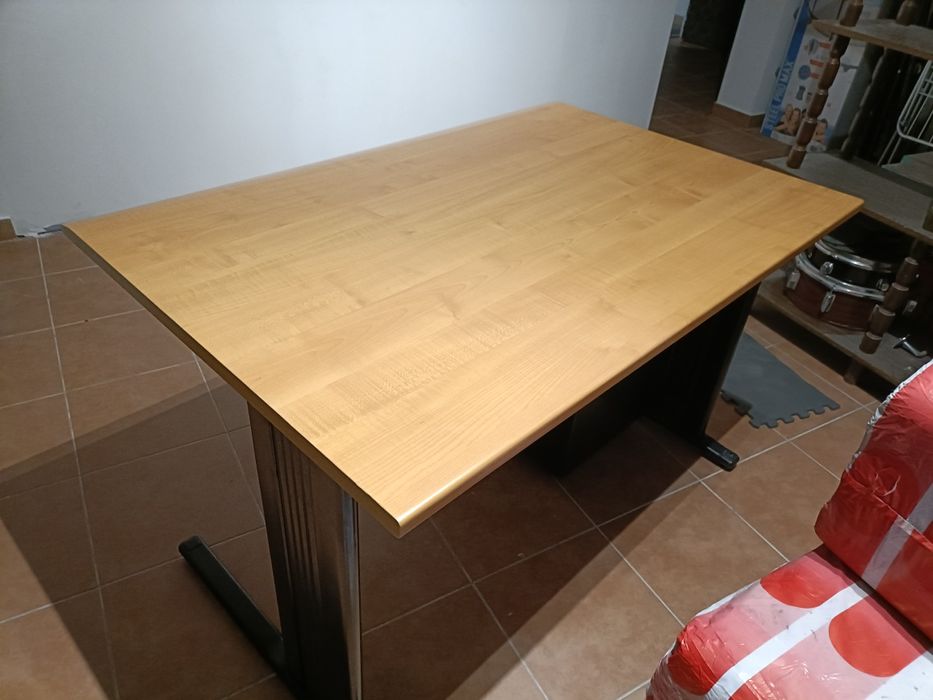 Secretaria de escritório com módulo de gavetas