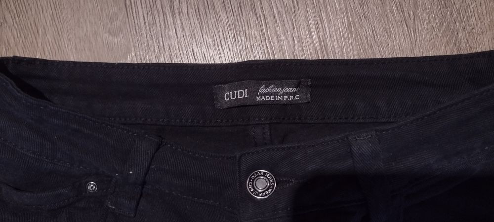 Klasyczne jeansy czarne Cudi r. 38