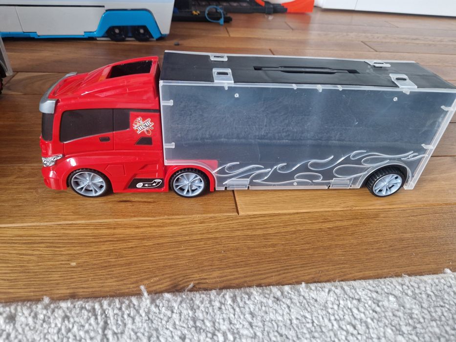 Samochód walizka na hot wheels