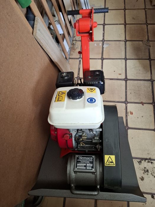 Placa Vibratória marca Nemaco