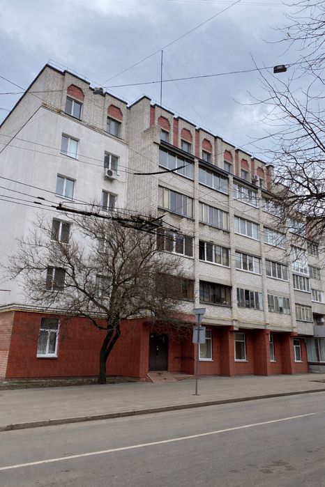 Продаж квартири 160 м2  ЦЕНТР Автономне опалення!