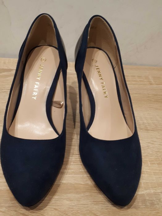 Obcasy granatowe rozm. 35