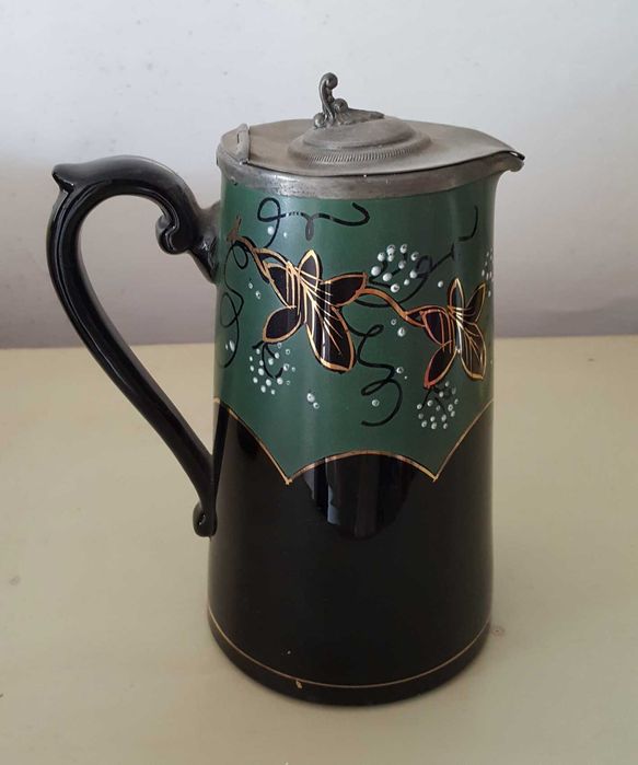 Antiguidade: Jarro com tampa de estanho