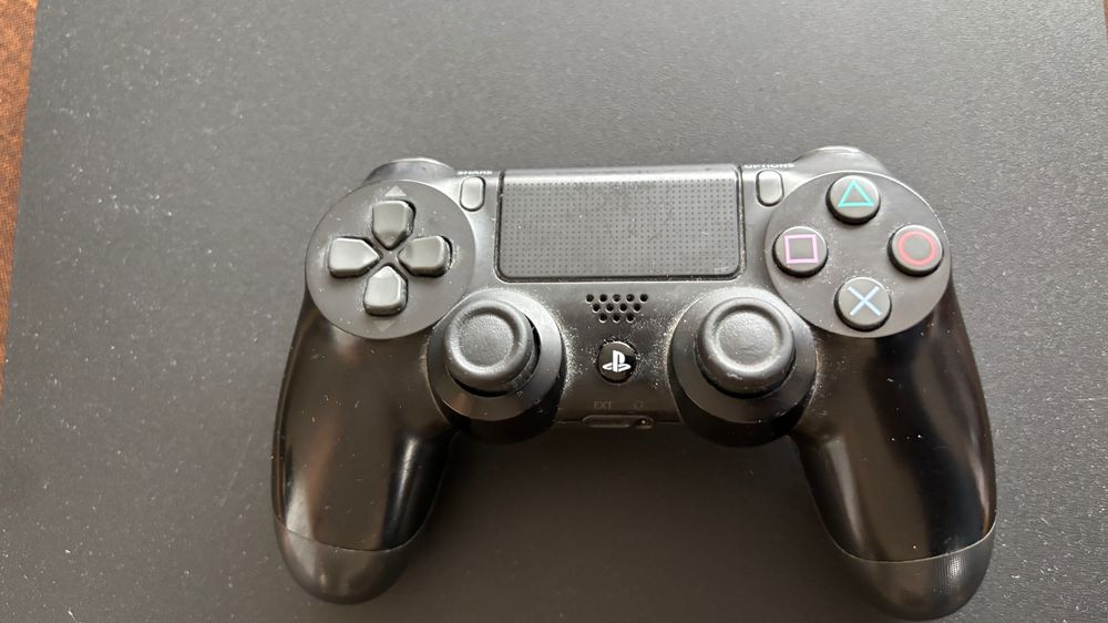 Sony Play Station 4 PRO 800GB+ oryginalny pad