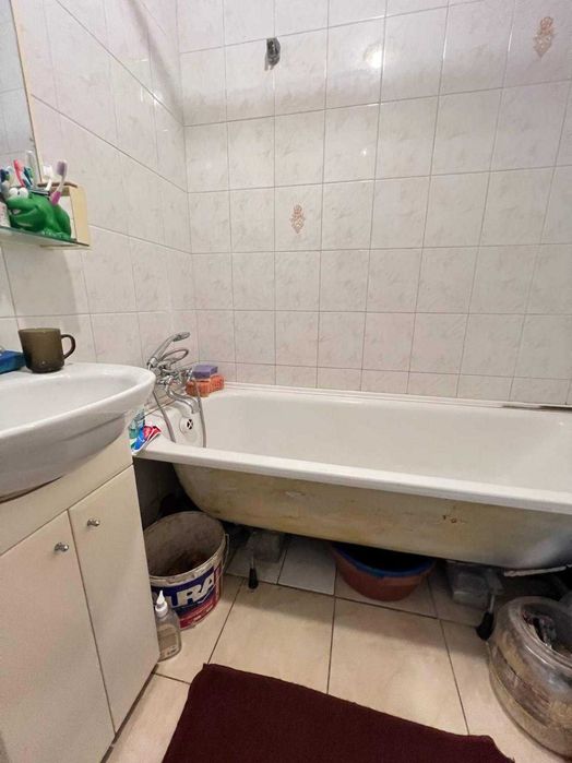 2-кімнатна з ремонтом, меблями і технікою — заїжджай і живи