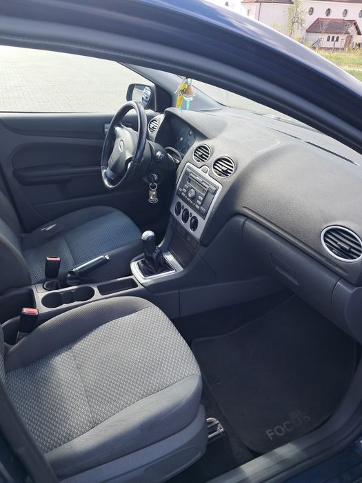 Ford focus2  1.6 benzyna