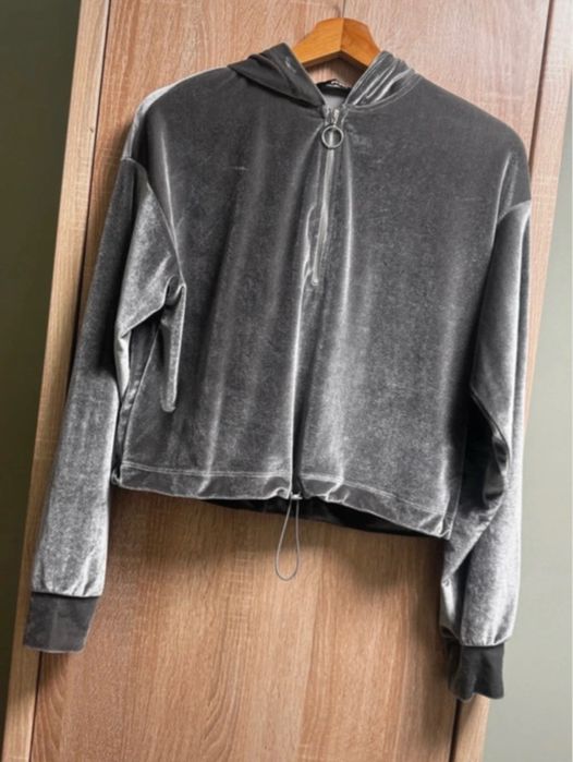 Szara krótka bluza