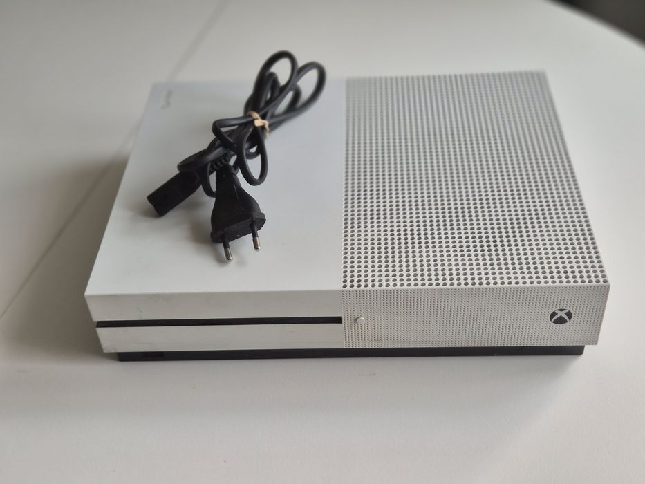 Xbox One S 1t 2 pady ładowarka, akumulatorki do padów zestaw gier