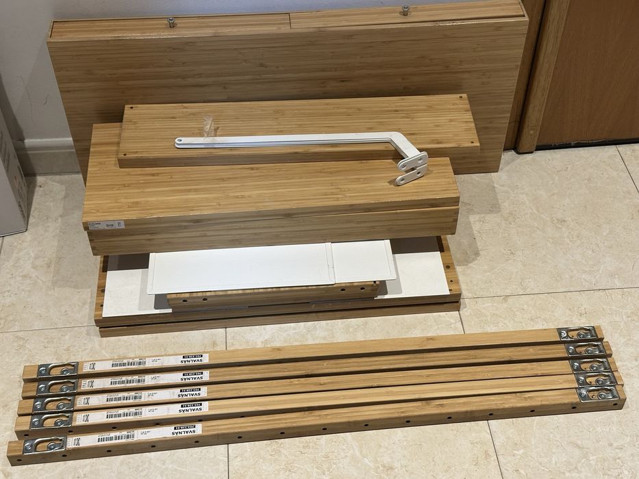 Estante modular com secretária IKEA