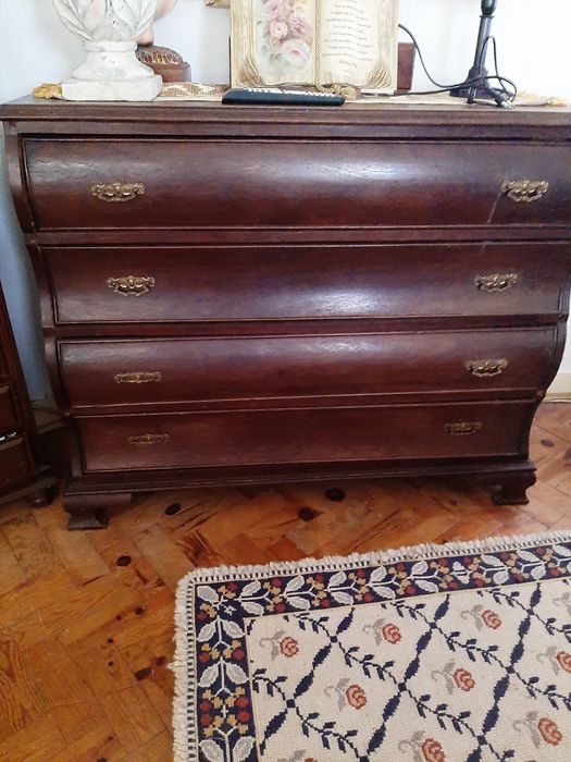 Cômoda em Mogno com 4 gavetas