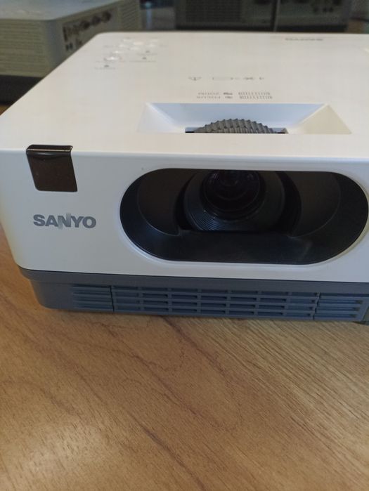 Projektor Sanyo PLC XD 2600