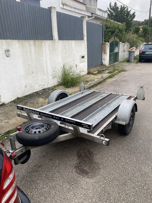 Atrelado motas Rebosov