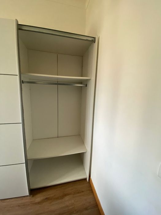Movel guarda-fatos ikea