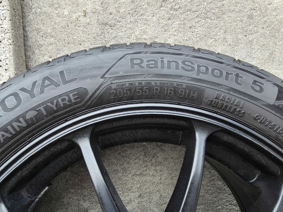 205/55R16 Uniroyal RainSport5 + Felgi Adavan