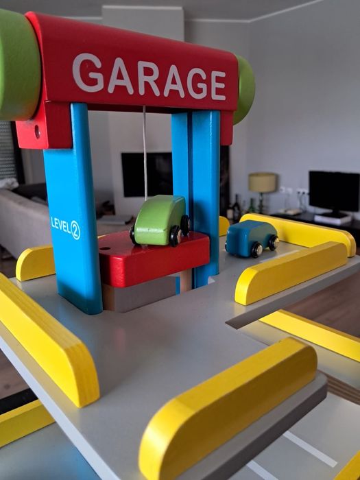Garagem e carrinhos de madeira “Imaginarium”