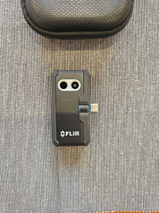 FLIR ONE Pro USB-C — Câmara Térmica para Smartphone USB-C