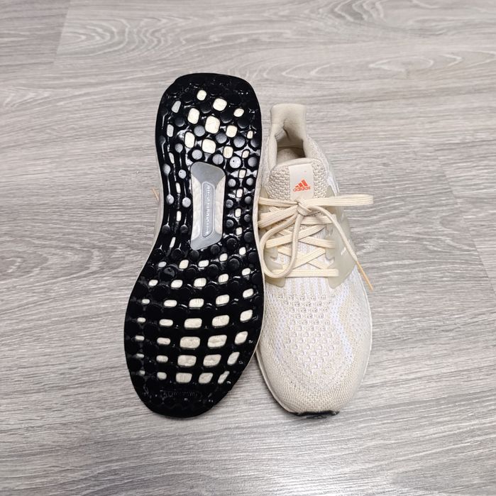 Кросівки жіночі Adidas Ultraboost 5.0 Dna Shoes Yellow Gz0447.