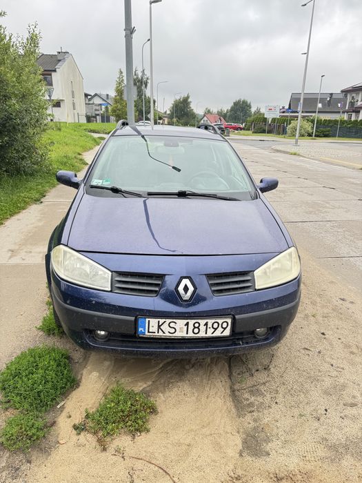 Renault Megane uszkodzony