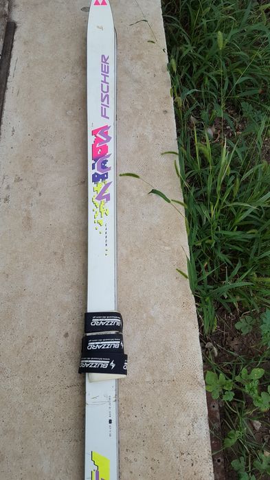 Лыжи горные длина 180 см.