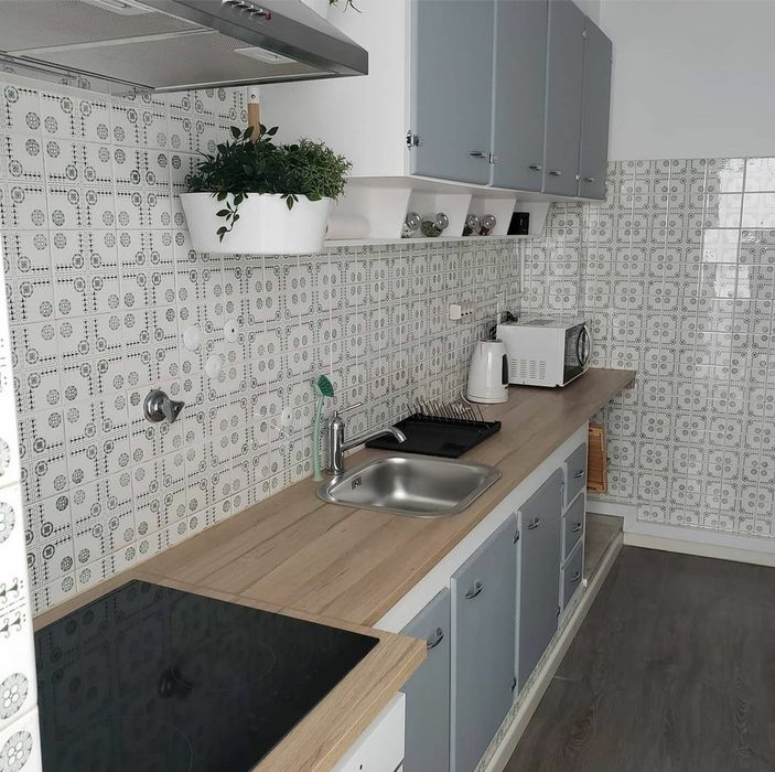 T1 para arrendar ao ano. Perto do mercado Faro