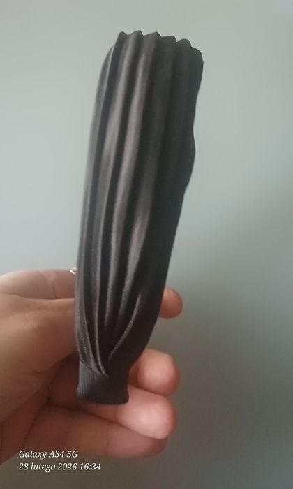 Opaska do włosów czarna perełki elegancka