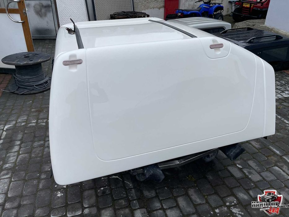 Zabudowa Toyota Hilux, WYSOKA, hardtop