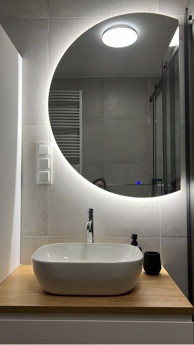 Nowe lustro łazienkowe okrągłe ścięte led