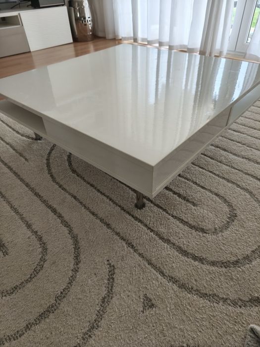 Mesa IKEA usada em bom estado