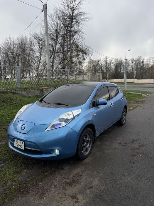 Nissan Leaf 40 kw  2011 Ниссан Лиф 40 киловат ,запас хода 250 км