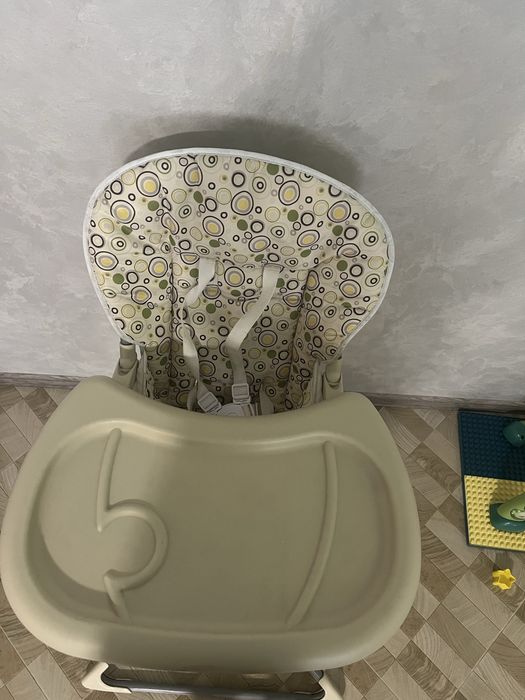 Годувальний стільчик
