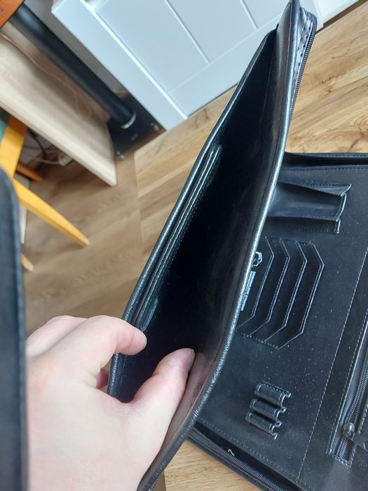 Nowa skórzana teczka jak na zdjęciu