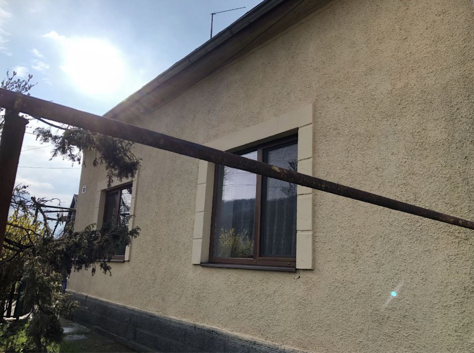 Затишний будинок біля Чорної Гори.