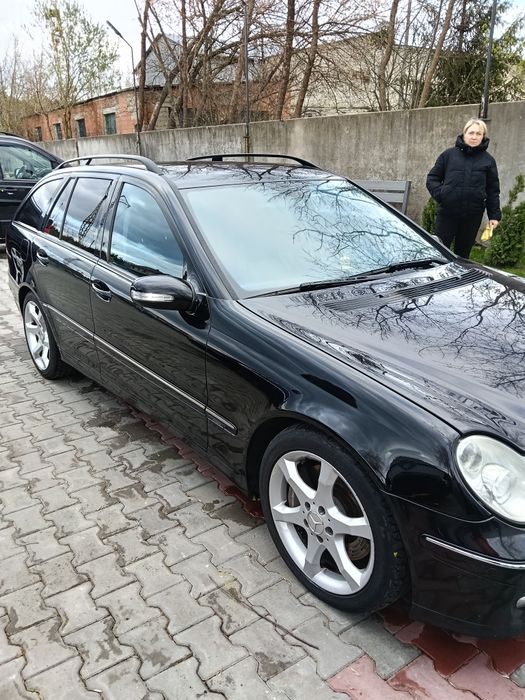 Продам MERCEDES   C-220
