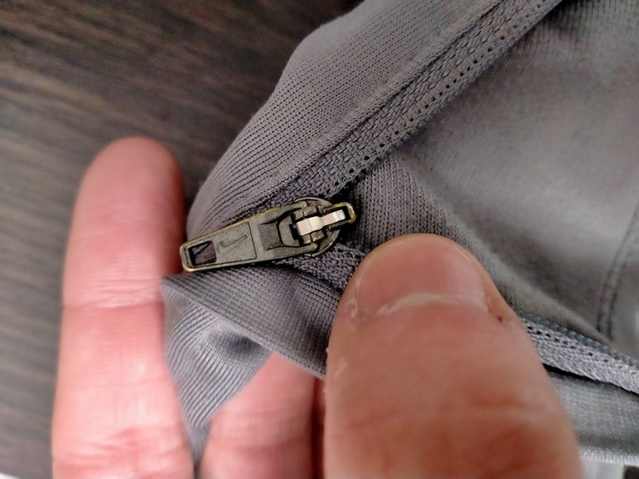 Серые спортивные штаны Nike Dri-Fit