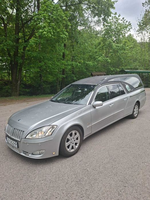 Karawan pogrzebowy Mercedes Benz