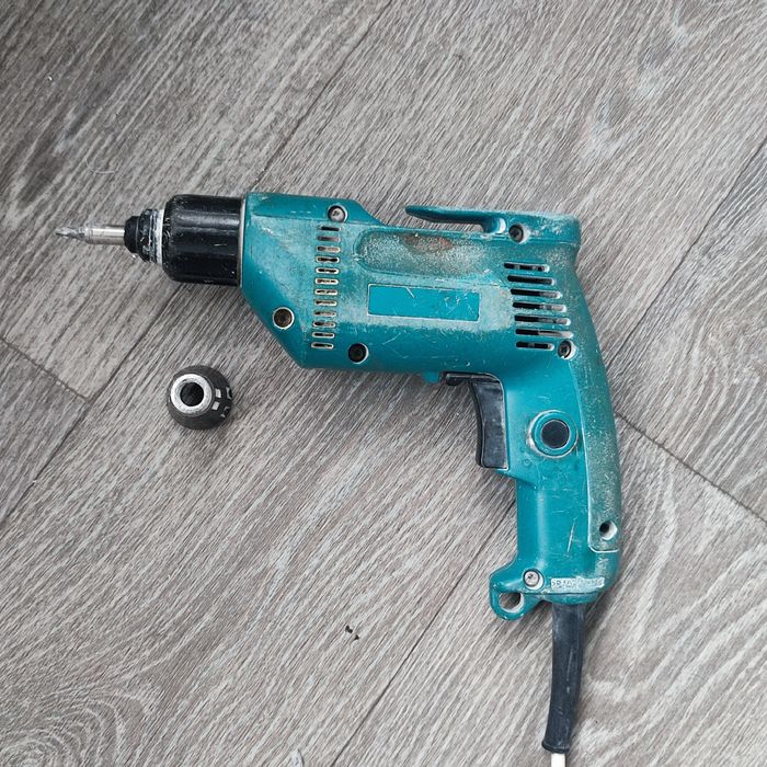 Электрический шуруповёрт Makita