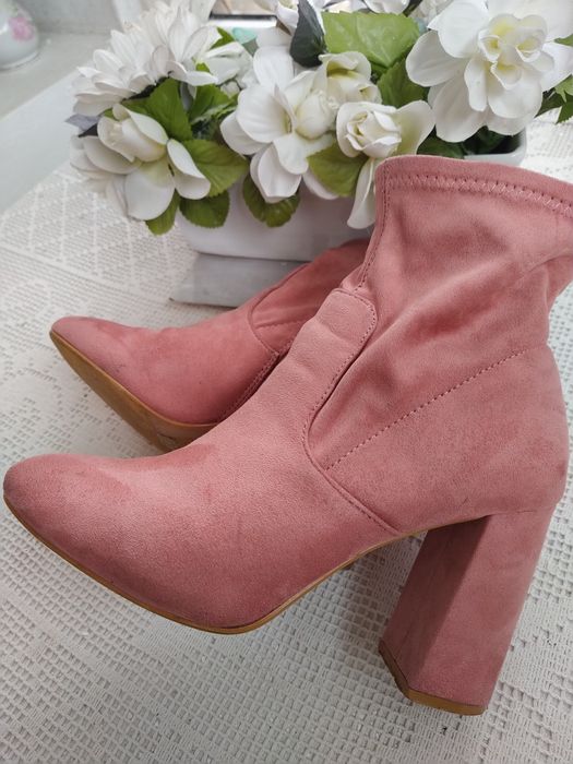 Botas / botins cor de rosa super bonitos e elegantes - Tamanho 38