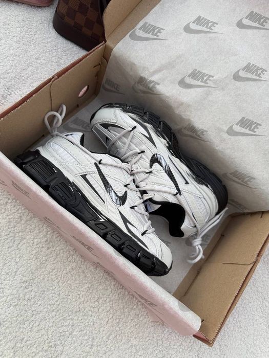 Кросівки Nike Initiator Custom White Black | Найк Інішіатор Кастом — у біло-чорному кольорі