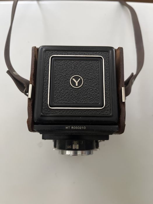 Máquina fotográfica Yashica-Mat TLR de médio formato 6×6