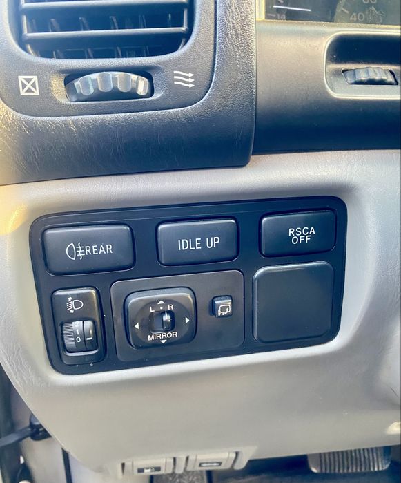 Toyota Land Cruiser HDJ100L