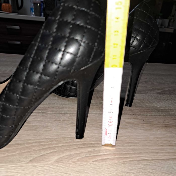 Czarne eleganckie pantofle, czółenka, szpilki rozm. 38