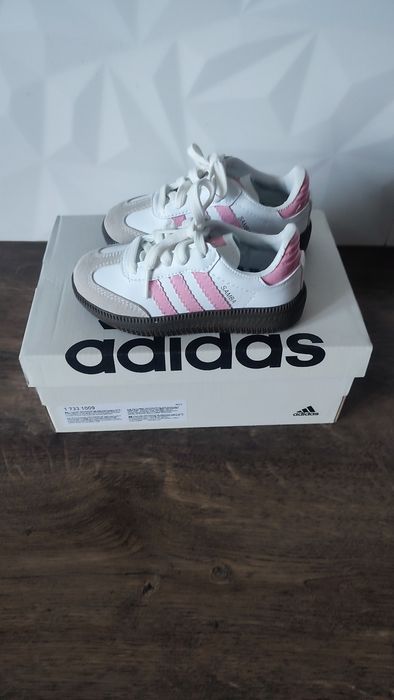 Buty dla dziewczynki Adidas Samba 24 rozmiar. Nowe.