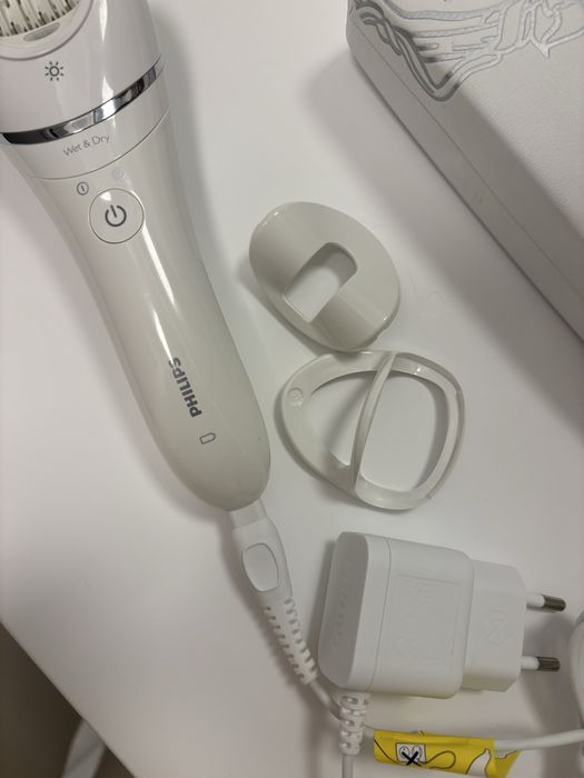 Епілятор Philips BRE700 (серия Satinelle, Wet & Dry)