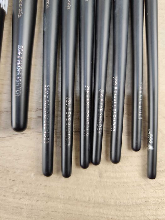 Luvia Prime Vegan Pro Black Zestaw 11 pędzli Etui