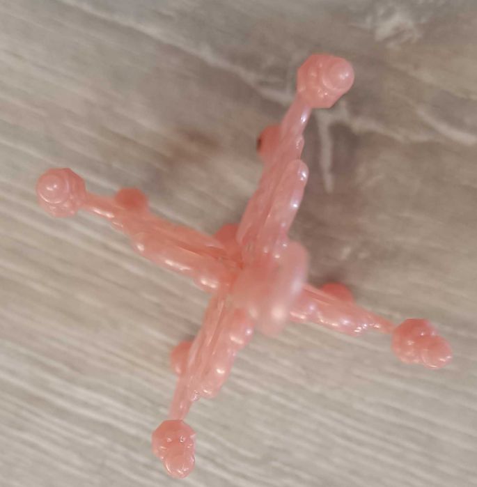 Różowy żyrandol MGA LOL Surprise – akcesorium do domku lub Glampera