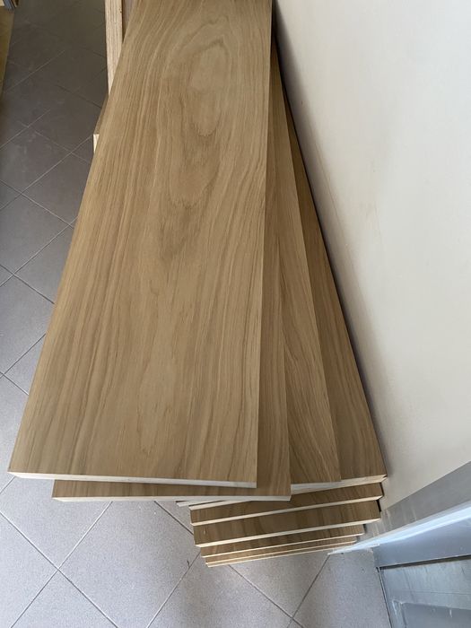 Schody .blaty .stoly. parapety